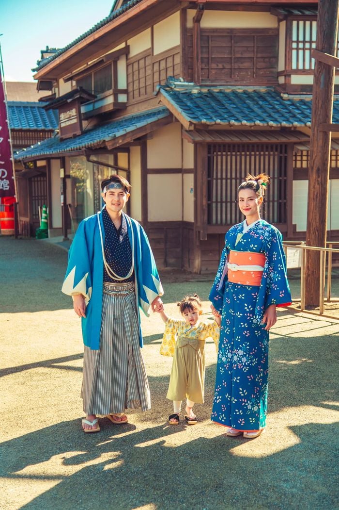 Ái nữ nhà Đông Nhi diện áo dài cho đến kimono đều khiến dân tình lụi tim