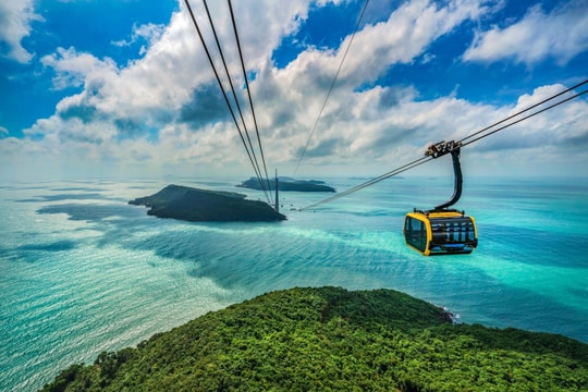 Thêm một loạt đường bay quốc tế mới: Du lịch Phú Quốc cuối năm đợi bùng nổ?‏